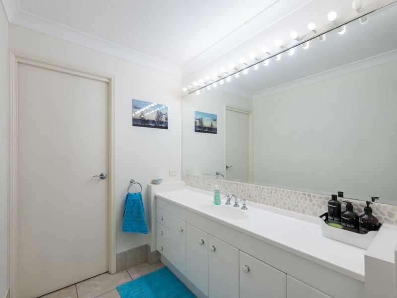 23 Coorumbene Court, Tallai QLD 4213