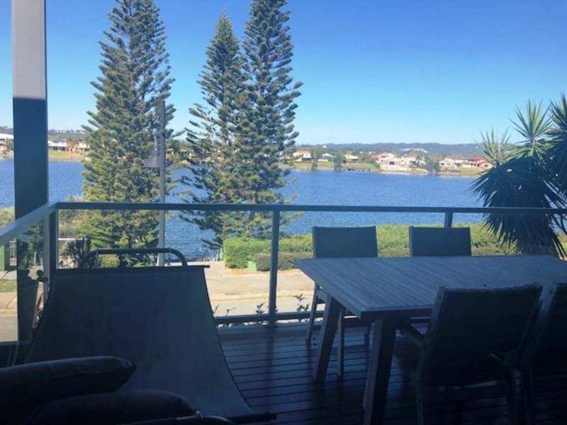 56 Watts Drive, Varsity Lakes QLD 4227