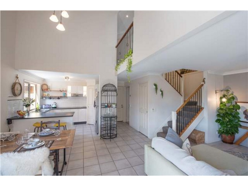 1/2294 Gold Coast Highway, Mermaid Beach QLD 4218