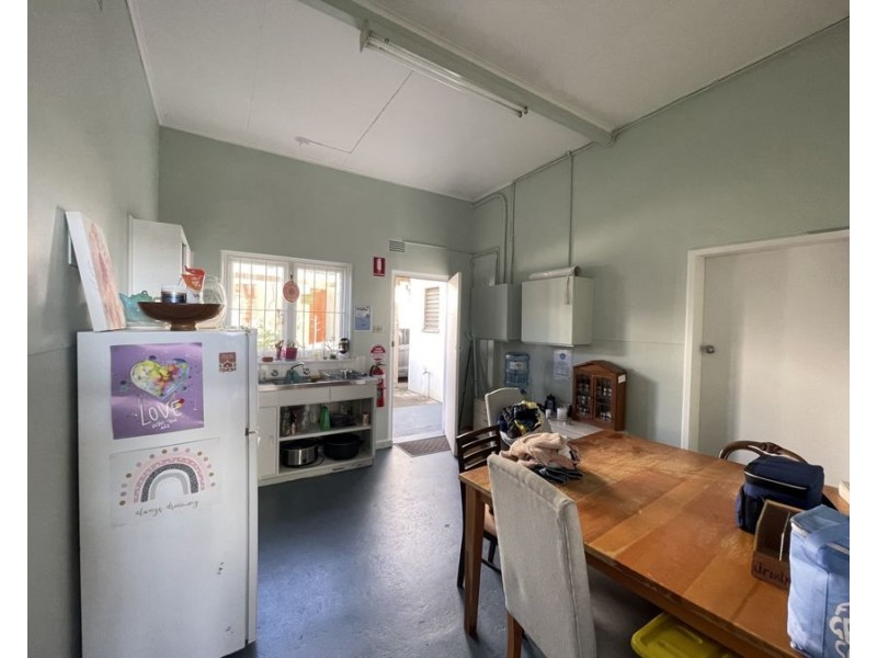 1 Cooper Street, Macksville NSW 2447