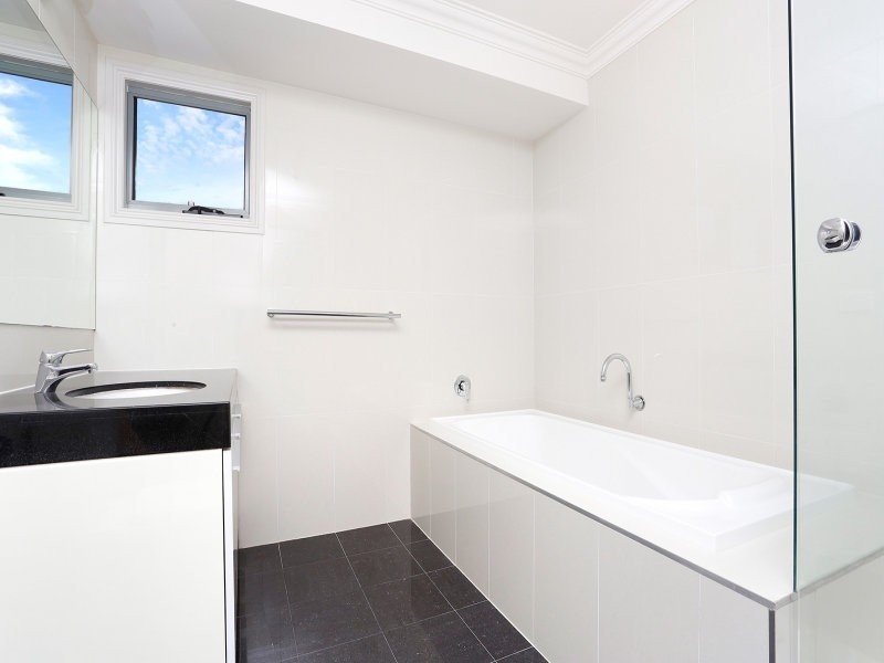 4/66-68 Leicester Ave, Glen Waverley VIC 3150