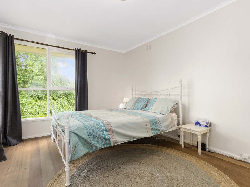 32 Dixon Avenue, Croydon VIC 3136