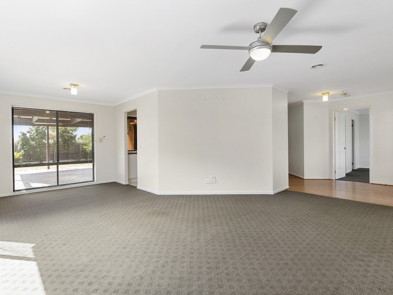 14 Brindalee Way, Hillside VIC 3037