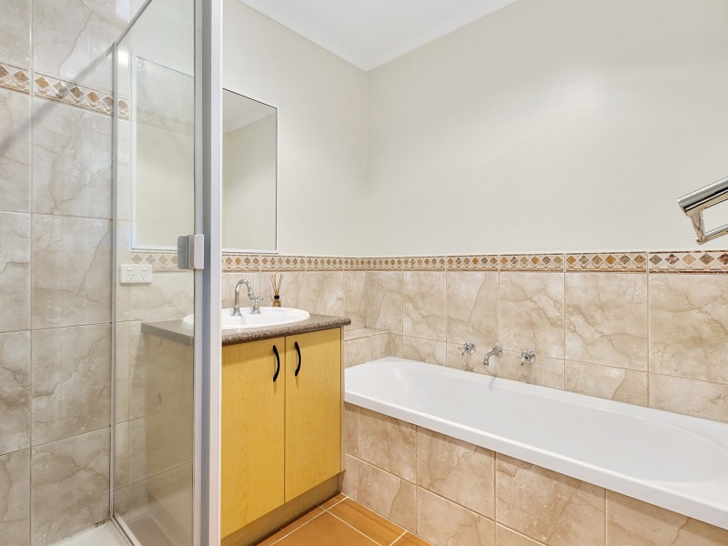 4A Vinter Avenue, Croydon VIC 3136