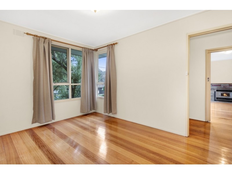 18 Kincumber Drive, Croydon VIC 3136