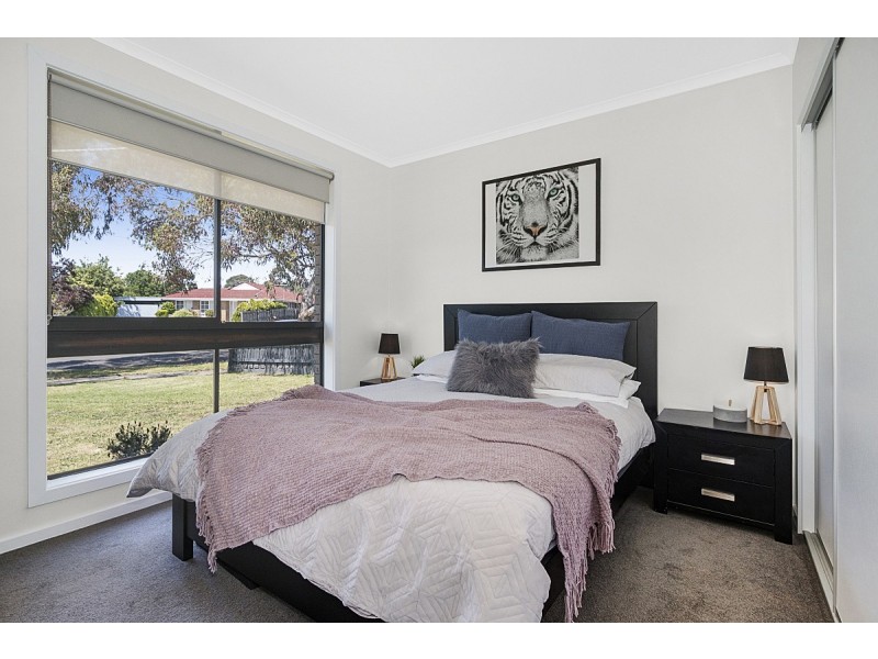 2/30 Simpson Drive, Dandenong North VIC 3175
