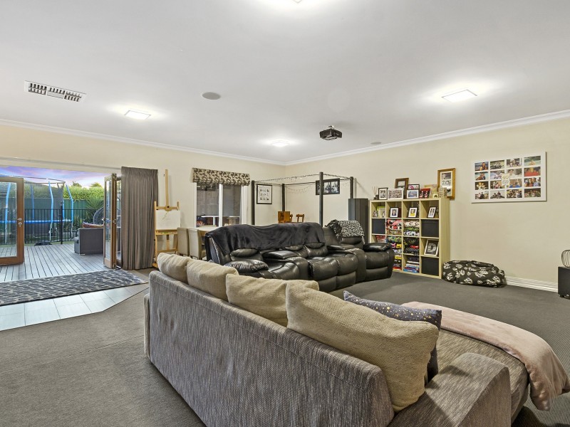 22 Piperita Road, Ferntree Gully VIC 3156