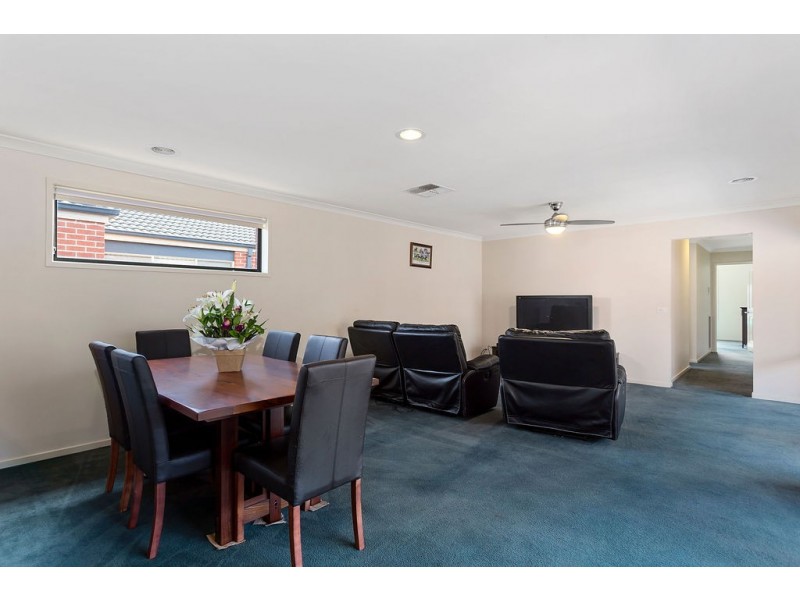 26 Ardent Crescent, Cranbourne East VIC 3977