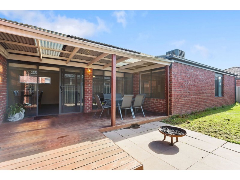 26 Ardent Crescent, Cranbourne East VIC 3977