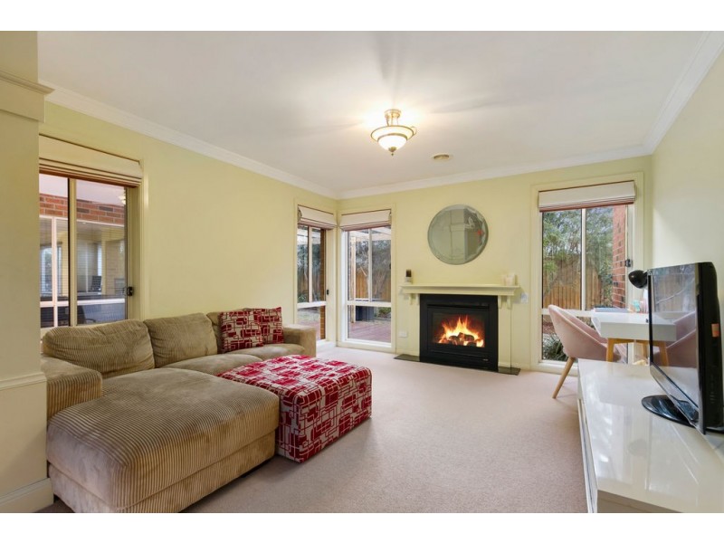 42 Kilcunda Drive, Rowville VIC 3178