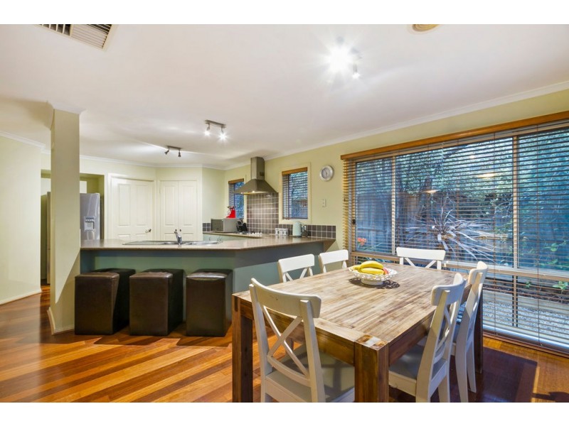 42 Kilcunda Drive, Rowville VIC 3178