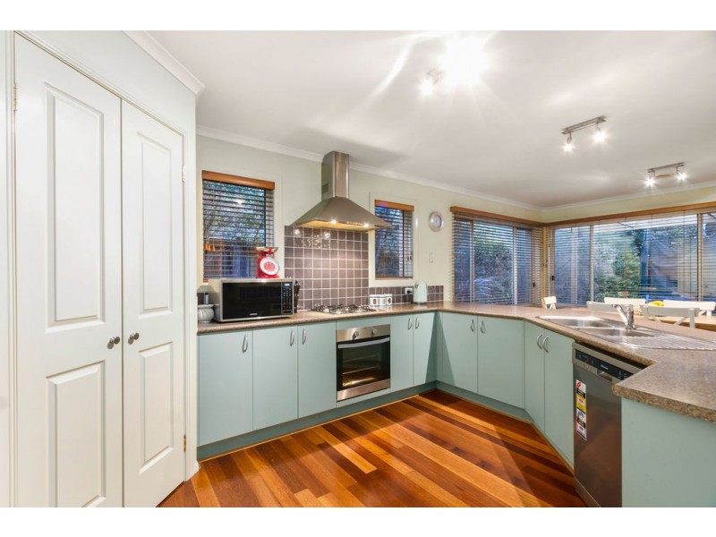 42 Kilcunda Drive, Rowville VIC 3178