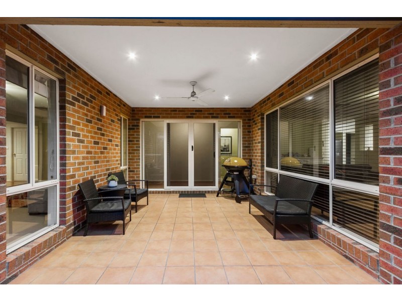 42 Kilcunda Drive, Rowville VIC 3178