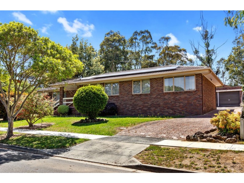 4 Linton Court, Berwick VIC 3806