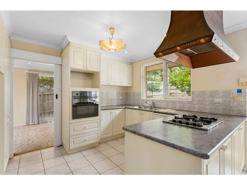 4 Linton Court, Berwick VIC 3806