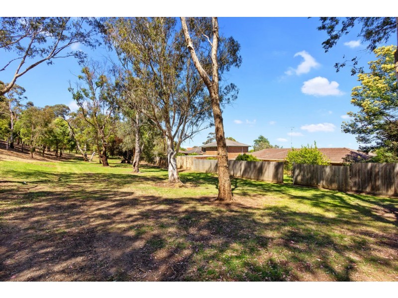 4 Linton Court, Berwick VIC 3806