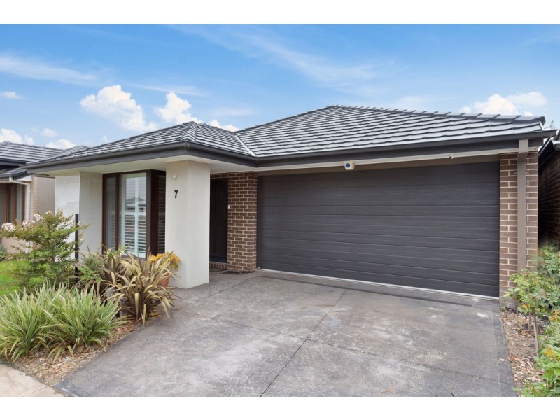 7 Nattai Street, Craigieburn VIC 3064