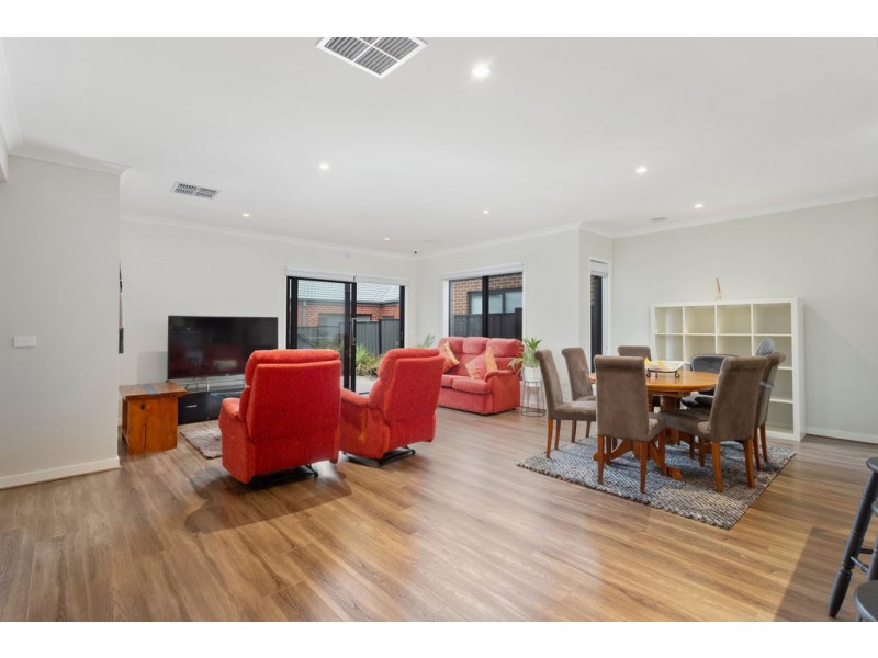 7 Nattai Street, Craigieburn VIC 3064