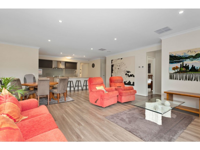 7 Nattai Street, Craigieburn VIC 3064