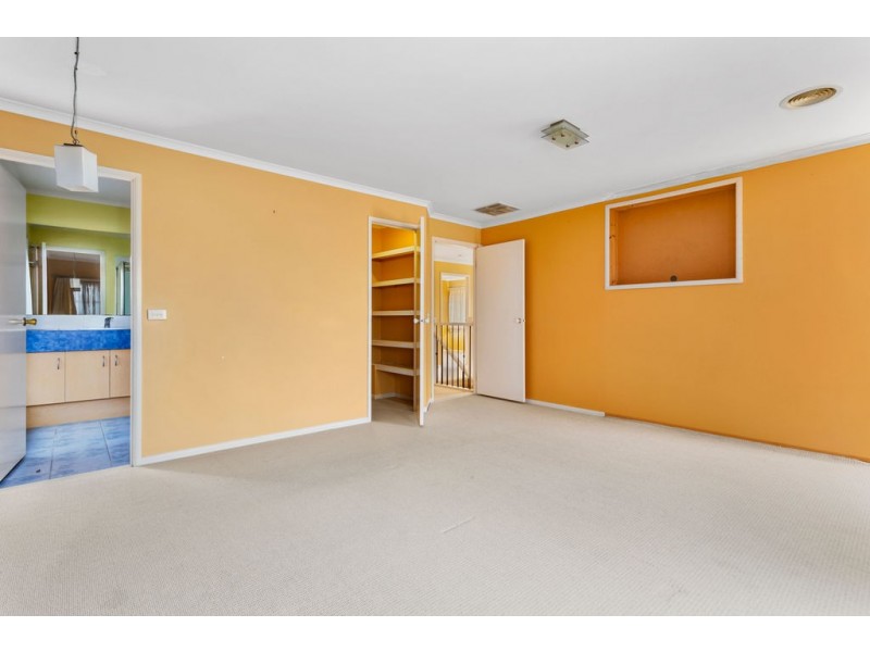 1 Newcombe Drive, St Albans VIC 3021