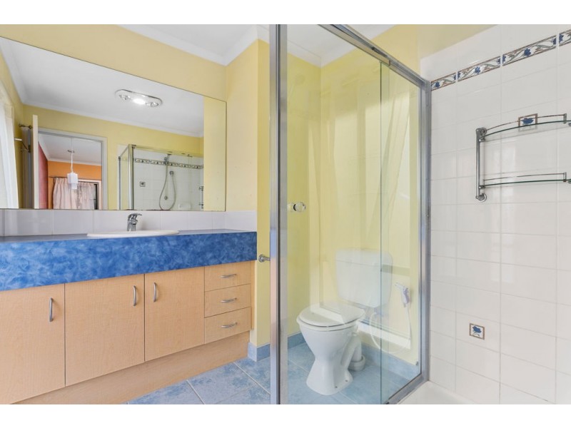 1 Newcombe Drive, St Albans VIC 3021