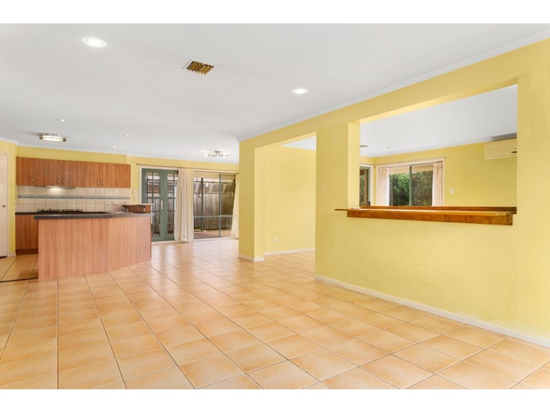 1 Newcombe Drive, St Albans VIC 3021