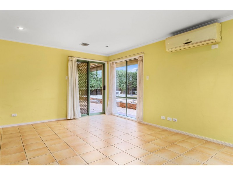 1 Newcombe Drive, St Albans VIC 3021