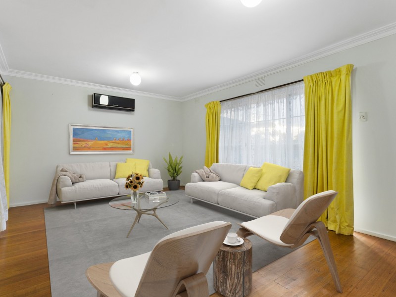 13 CRANBOURNE DRIVE, Cranbourne VIC 3977