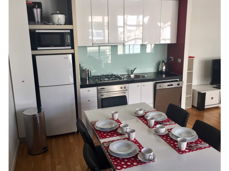 916/422 Collins Street, Melbourne VIC 3000