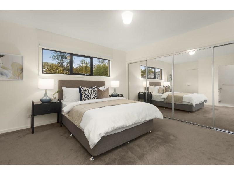 2/16 Box Hill Crescent, Mont Albert North VIC 3129