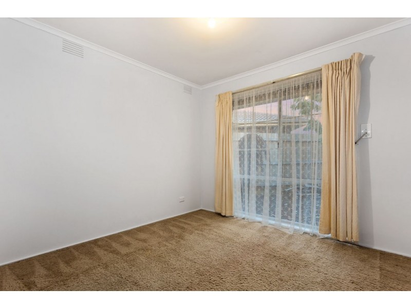 13 Cranbourne Drive, Cranbourne VIC 3977