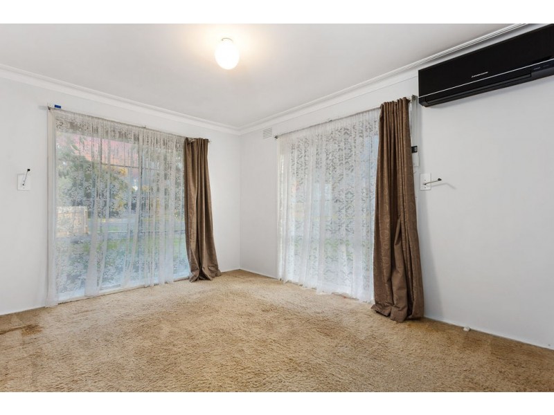 13 Cranbourne Drive, Cranbourne VIC 3977