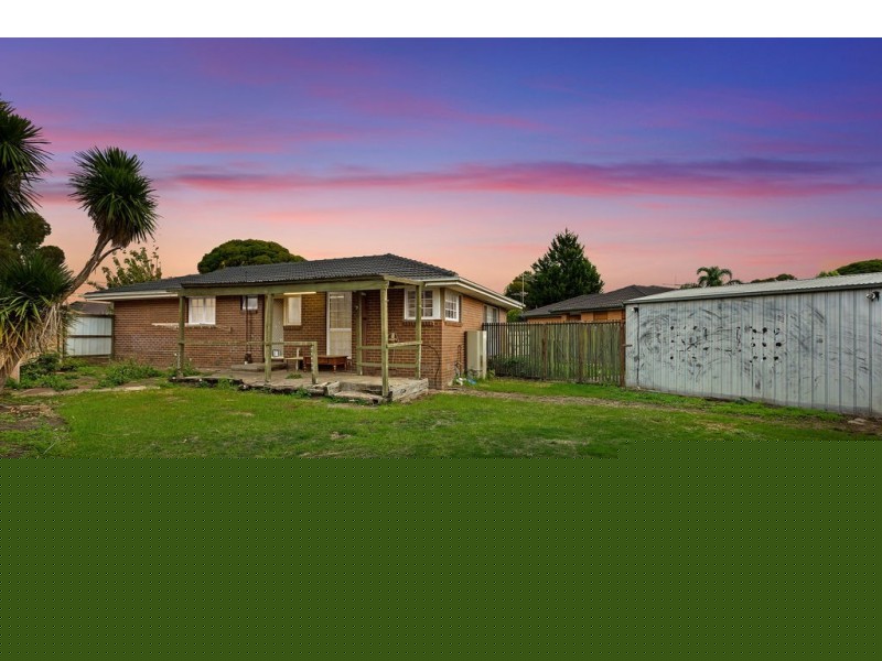 13 Cranbourne Drive, Cranbourne VIC 3977