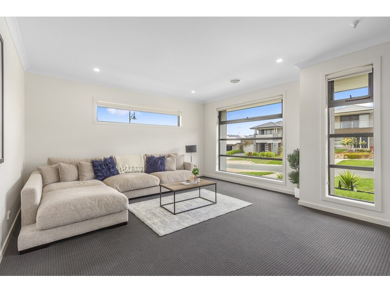 16 Wakehurst Way, Officer VIC 3809