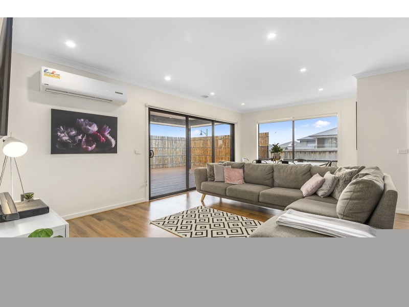 16 Wakehurst Way, Officer VIC 3809