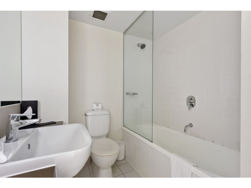 407/2 Finlay Place, Carlton VIC 3053