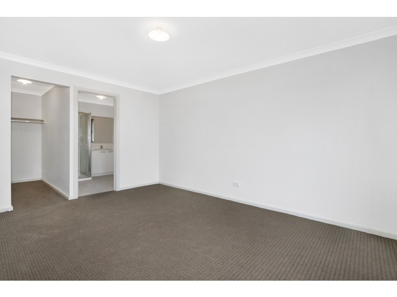 14 Pettit Close, Berwick VIC 3806