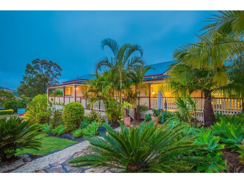 6 Duror Street, Pacific Pines QLD 4211