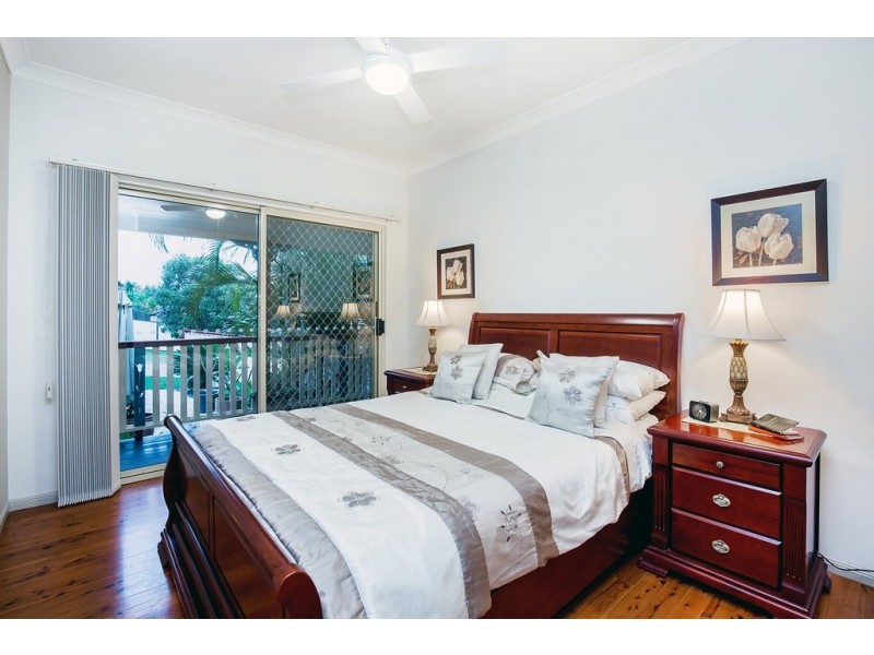 6 Duror Street, Pacific Pines QLD 4211