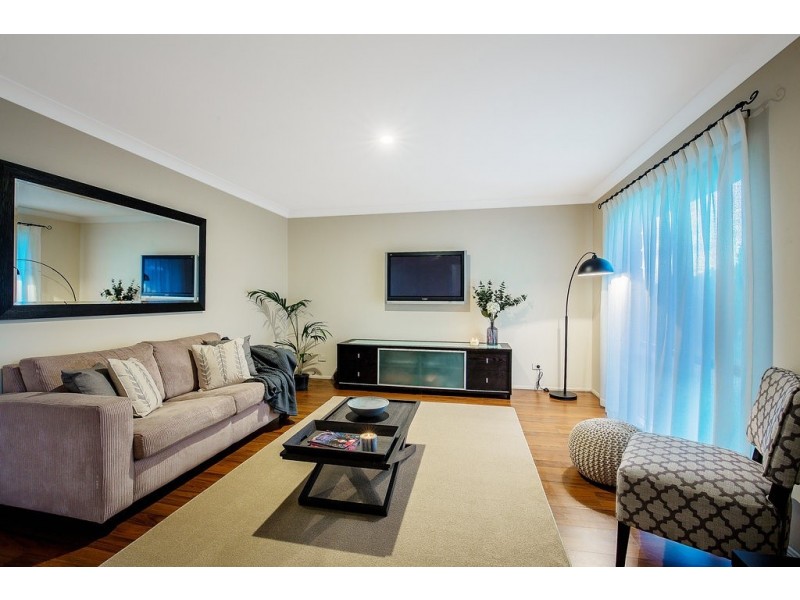 21 Murchison Street, Pacific Pines QLD 4211