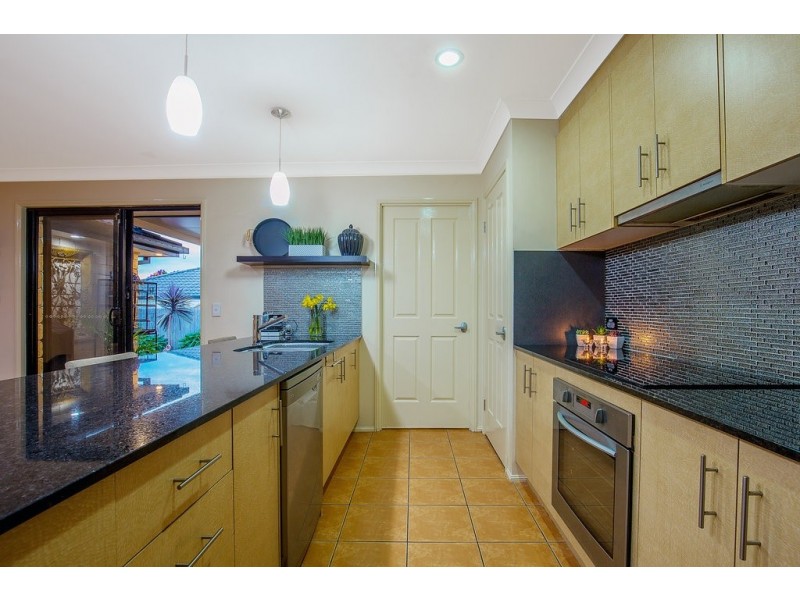 21 Murchison Street, Pacific Pines QLD 4211