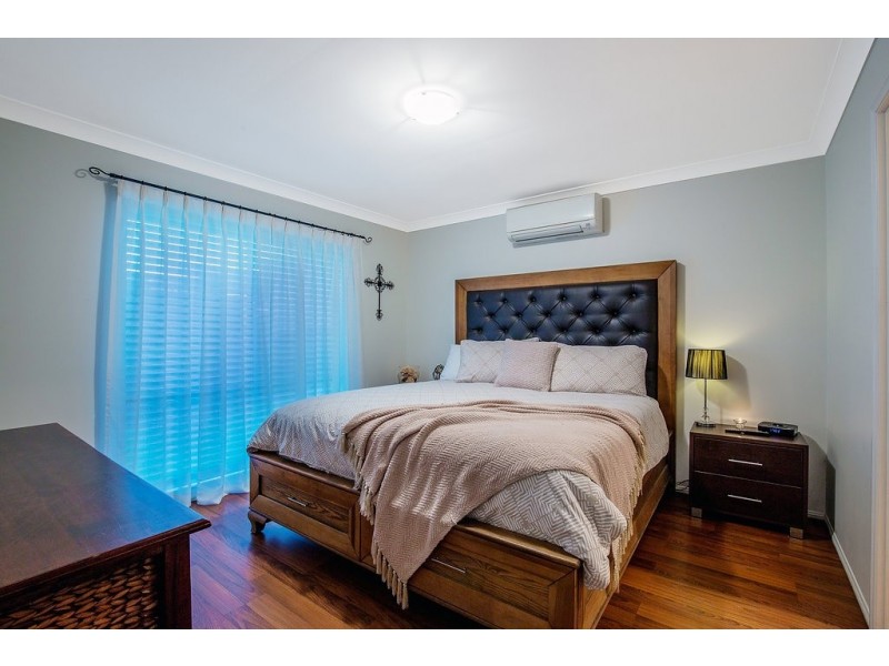 21 Murchison Street, Pacific Pines QLD 4211