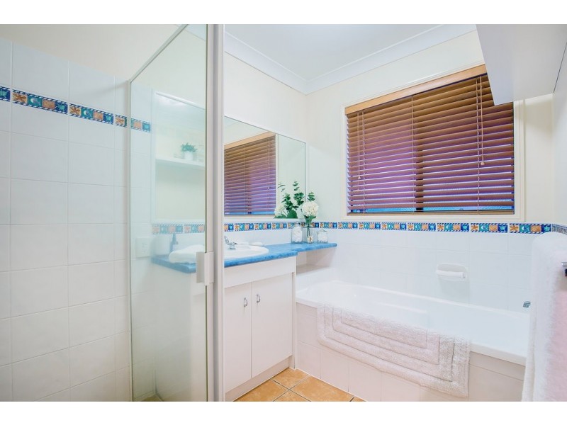 21 Murchison Street, Pacific Pines QLD 4211