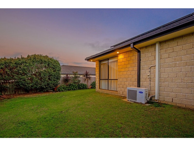 21 Murchison Street, Pacific Pines QLD 4211