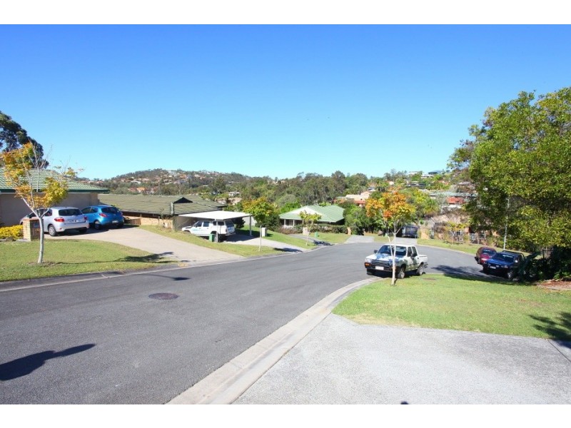 4 Meadowvale Street, Oxenford QLD 4210