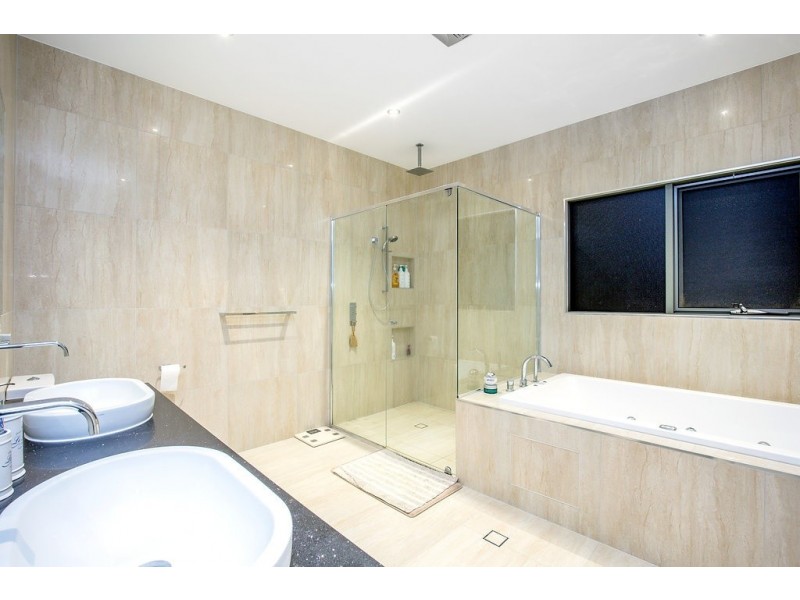 29 Huntington Drive, Maudsland QLD 4210