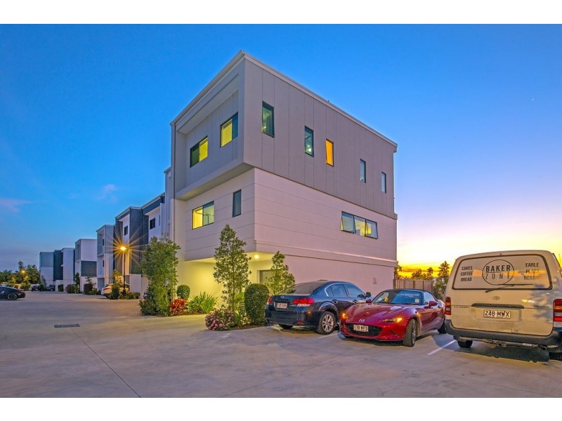 22/1 Broadwater Avenue, Hope Island QLD 4212