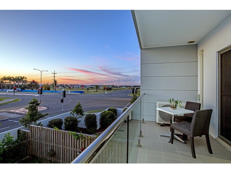 22/1 Broadwater Avenue, Hope Island QLD 4212