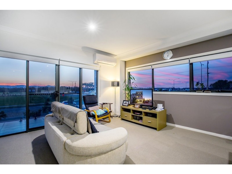 22/1 Broadwater Avenue, Hope Island QLD 4212