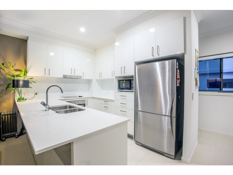 22/1 Broadwater Avenue, Hope Island QLD 4212